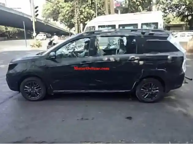 Foto - Suzuki Ertiga "Spesies" Baru Terekam di India