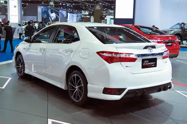 Foto - Toyota Corolla Facelift Meluncur di Thailand, Ada Tipe ESport dan Nurburgring