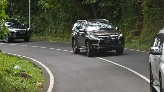 Foto - Mitsubishi All New Pajero Sport : Dua Pilihan Menarik yang Sama Tampilannya