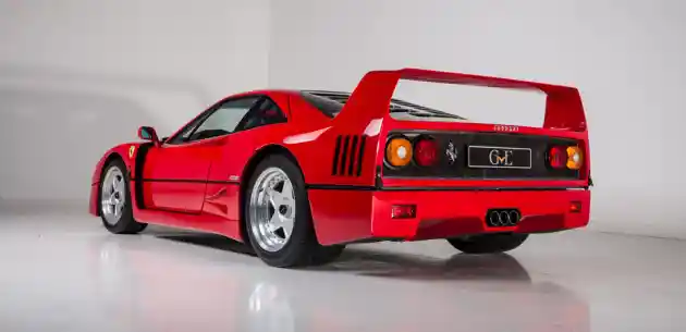 Foto - Ferrari F40 Tahun 1991 Bekas Eric Clapton Dijual RP 15 Miliar!