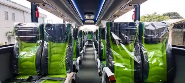 Foto - Keren, Medium Bus Baru Puspa Jaya Garapan Karoseri Manunggal