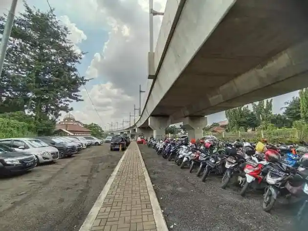 Foto - Menjajal Layanan Transjakarta Non-koridor Terintegrasi, Senyaman Apa?