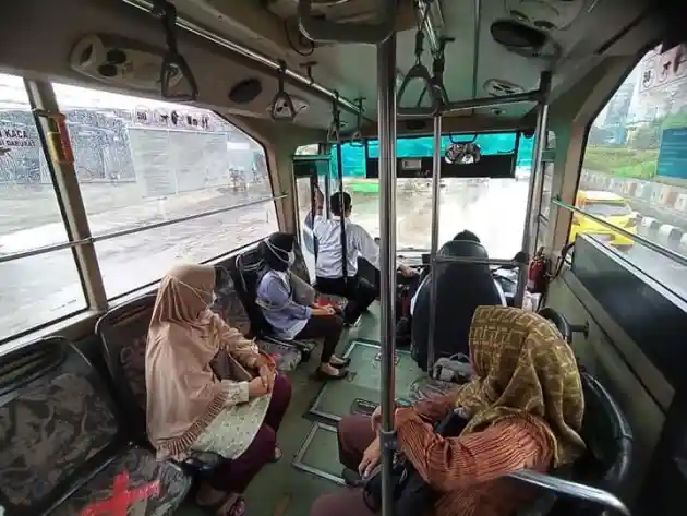 Foto - Menjajal Layanan Transjakarta Non-koridor Terintegrasi, Senyaman Apa?