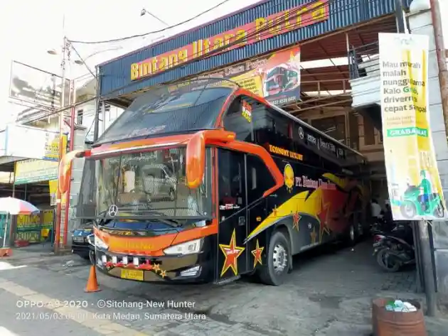 Foto - Karoseri Tentrem Rilis Dua Bus Mewah Avante, Serupa Tapi Beda Kelas