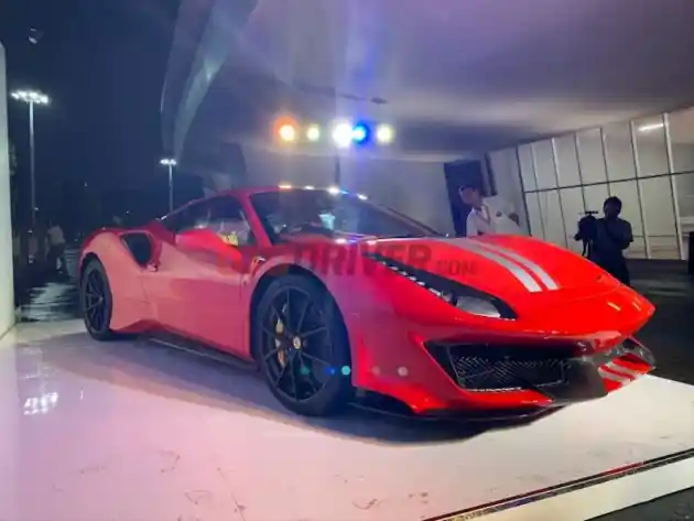 Foto - Ferrari 488 Pista Hadir Untuk Pertama Kali Di Indonesia (10 FOTO)