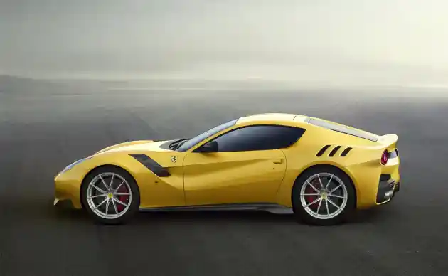 Foto - Ferrari Ciptakan F12 Lebih Sangar