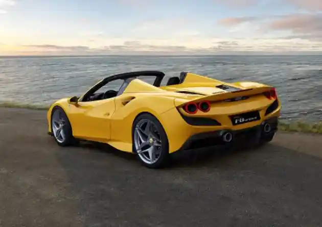 Foto - Ferrari Indonesia Resmi Hadirkan F8 Spider, Simak Keunggulannya