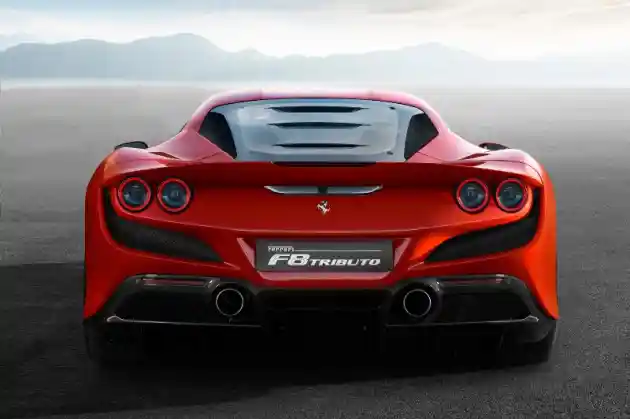 Foto - Ferrari F8 Tributo, Sebuah Masterpiece Bertenaga Buas