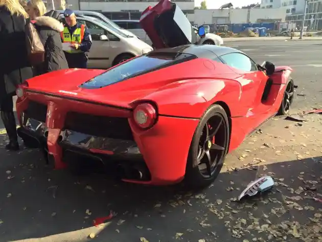 Foto - LaFerrari Hancur Akibat Sopir Ugal-Ugalan