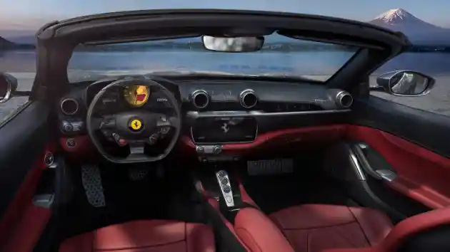 Foto - Ferrari Perkenalkan Portofino M, Apa Saja Kehebatannya?