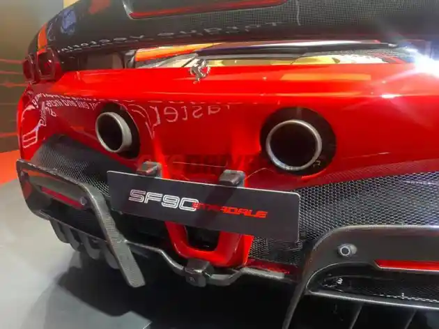 Foto - Inilah Dua Ferrari Baru Yang Hadir di Tanah Air, Salah Satunya Plug In Hybrid