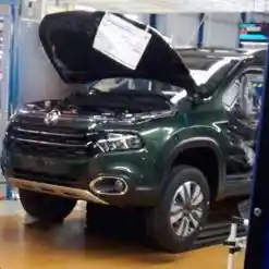 Foto - Fiat Toro Sudah Diproduksi, Berbasis Jeep Renegade