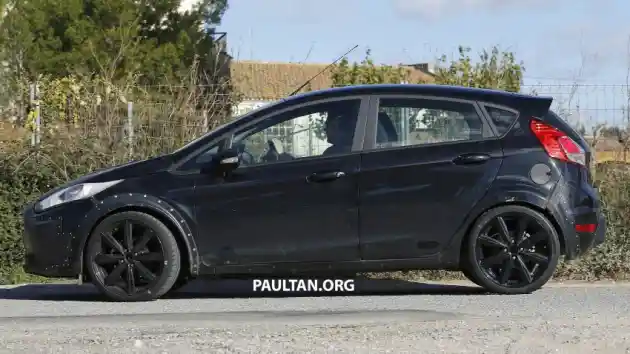 Foto - SpyShot : Ford Fiesta Terbaru Terlihat Sedang Dalam Pengetesan