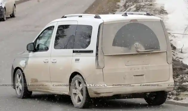 Foto - Ford Tourneo Connect Versi PHEV, Sedang Dalam Masa Percobaan