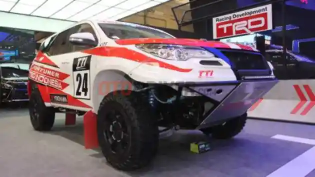 Foto - Toyota Indonesia Terjunkan Fortuner di Lintasan Balap Off Road