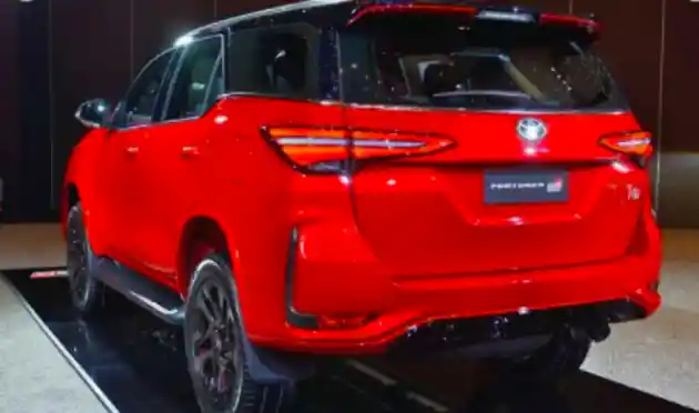 Foto - Fortuner GR Sport Thailand Lebih Sporty Dan Tanpa Versi 4x2