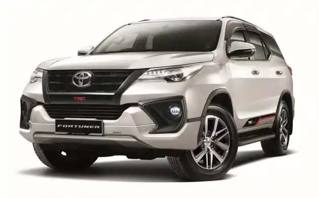 Foto - Seberapa Besar Dimensi Nissan Terra Dibanding Para Rivalnya?