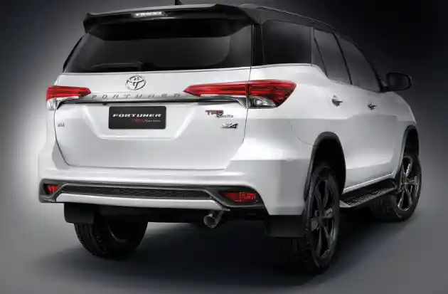 Foto - Toyota All New Fortuner TRD Sportivo Hadir di Thailand Dengan Kaki-Kaki Spesial