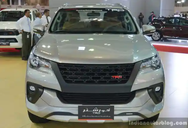 Foto - Begini Tampilan Toyota Fortuner TRD 4.000 CC V6 di Oman