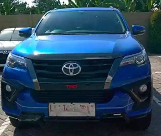 Foto - Toyota Fortuner Dapatkan Warna Baru?