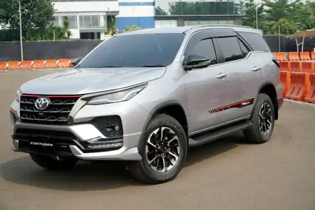 Foto - Fortuner, SUV Tangguh Yang Lahir Dari Platform IMV