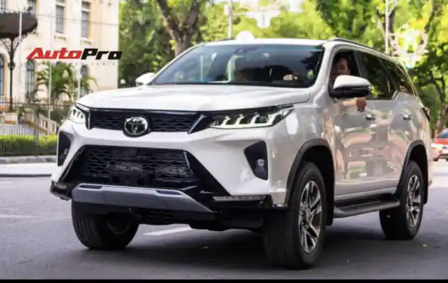 Foto - Ini Bukti Hadirnya Fortuner Facelift Sudah Di Depan Mata?