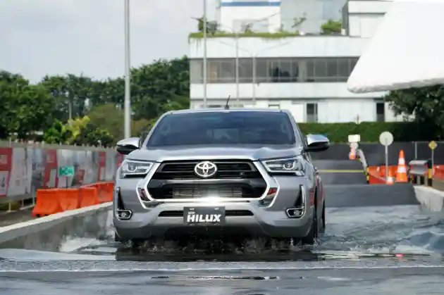 Foto - Mulai Meluncur di Indonesia, Ini Ubahan Tak Terlihat Di Toyota New Hilux