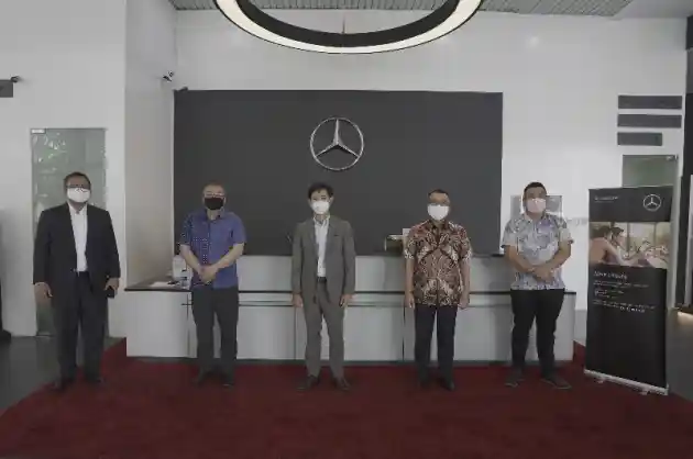 Foto - Jaringan Diler Mercedes-Benz Beroperasi Lagi, Terapkan Standar Baru