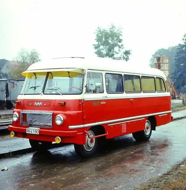 Foto - Pernah Dengar Truk dan Bus Robur?