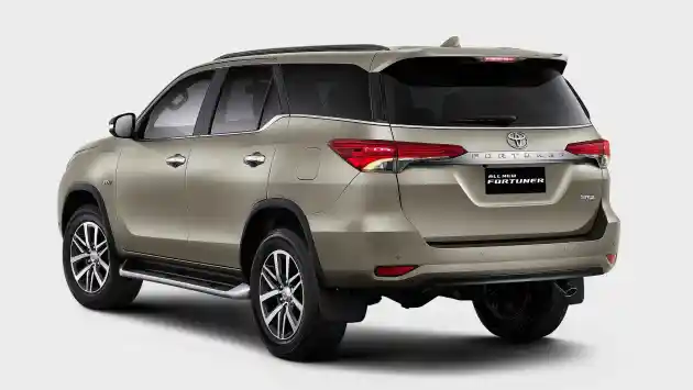 Foto - Toyota Fortuner Versi Arab Saudi Bukan Cuma Bermesin Besar, AC Juga