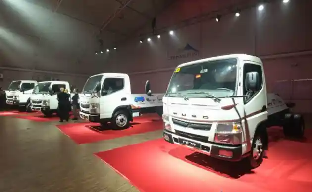 Foto - Fuso Canter FE71 2024 Meluncur Ada Pilihan Transmisi AMT