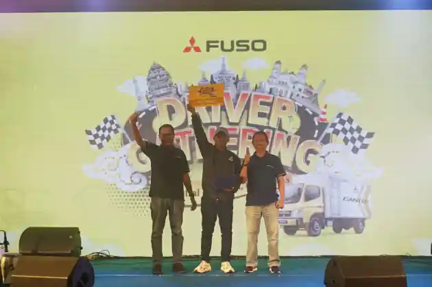 Foto - Kemeriahan Fuso Driver Gathering 2023 di Semarang dan Surabaya