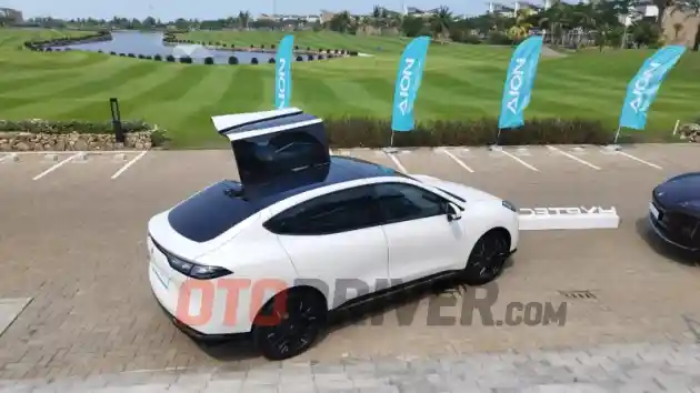 Foto - Harga GAC Hyptec HT Resmi Diumumkan. Hanya ¼ Harga Tesla X