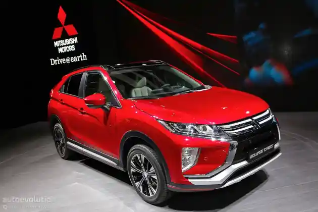 Foto - Mitsubishi Eclipse Cross Hadir Di Geneva Motor Show 2017, Ini Speknya