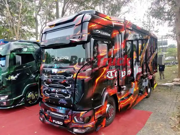 Foto - GIIAS 2024: Komunitas Canter Bawa Truk 1 Miliaran