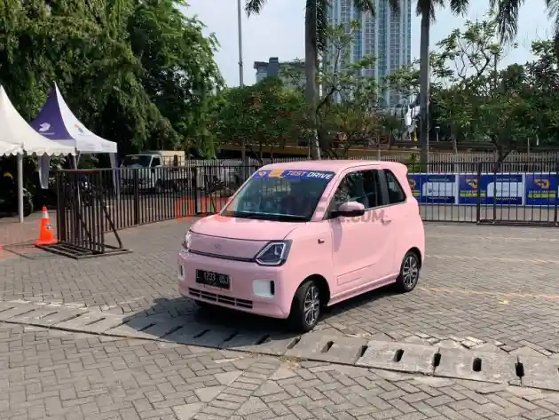 Foto - Daftar Harga Mobil Listrik Di Indonesia (September 2023)