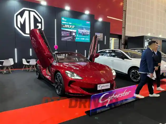 Foto - GIIAS Surabaya 2024: Pameran Otomotif Regional Dengan Peserta EV Terbanyak