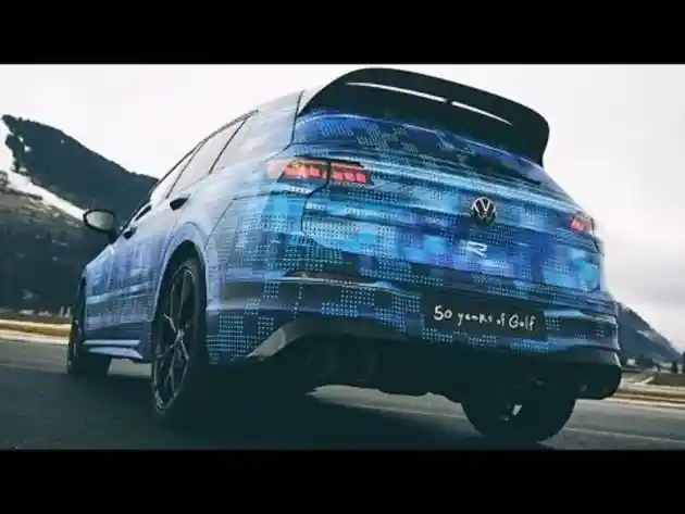 Foto - Intip Spesifikasi VW Golf R Yang Meluncur Juni 2025