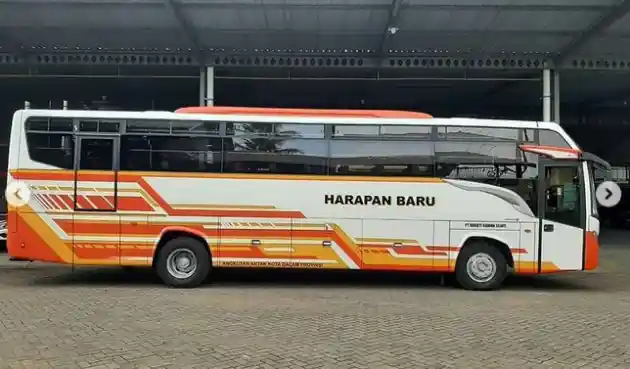 Foto - Bus Non-AC Masih Eksis! Ini Garapan Terbaru Karoseri Tentrem