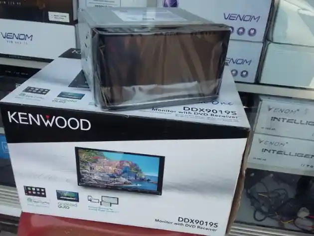 Foto - Head Unit Venom dan Kenwood RP 9 Sampai RP 11 Jutaan, Apa Kemampuannya?