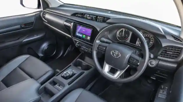 Foto - Toyota Hilux EV Segera Hadir Tahun Depan