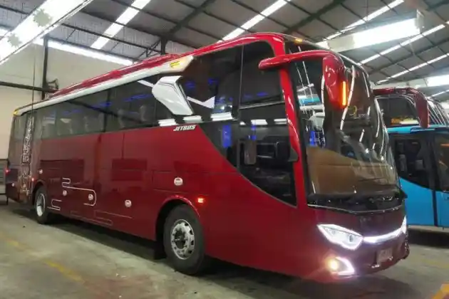 Foto - Inilah Tiga Sasis Bus Terlaris September-Oktober 2022