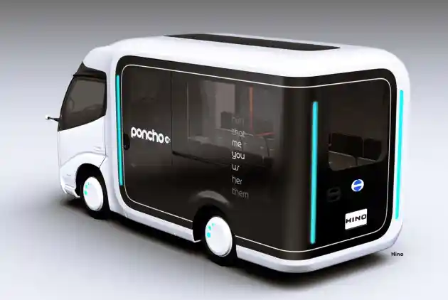 Foto - Melihat Jajaran Model Baru Hino Yang Dipajang Di Japan Mobility Show