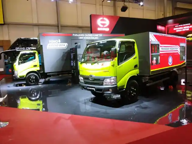 Foto - Hino Gempur Pasar Truk Ringan Di Malang Dan Surabaya