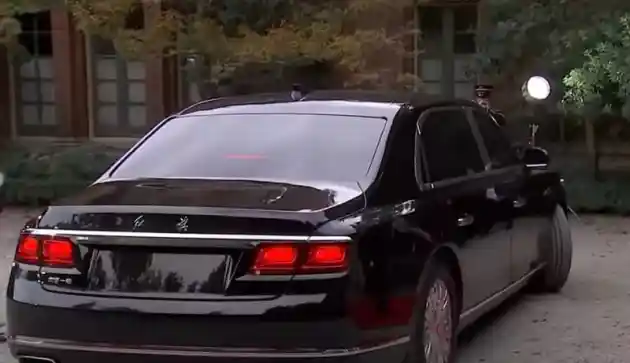 Foto - Hongqi N701, Limousin Kenegaraan Andalan Xi Jinping Yang Menarik Perhatian Biden