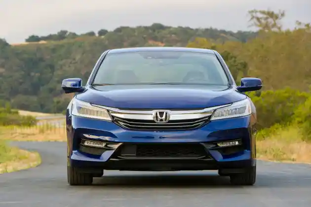 Foto - Honda Accord Hybrid Model Baru Siap Dilepas di AS