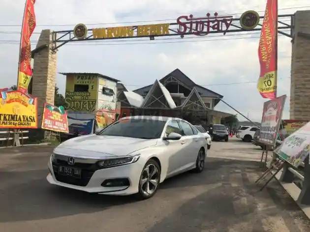 Foto - Tangerang Selatan-Malang PP, Konsumsi BBM Honda Accord Tergolong Fantastis. Ini Penyebabnya?