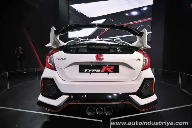 Foto - Honda Civic Type R 2017 Resmi Debut Di ASEAN! Tapi Bukan Di Thailand