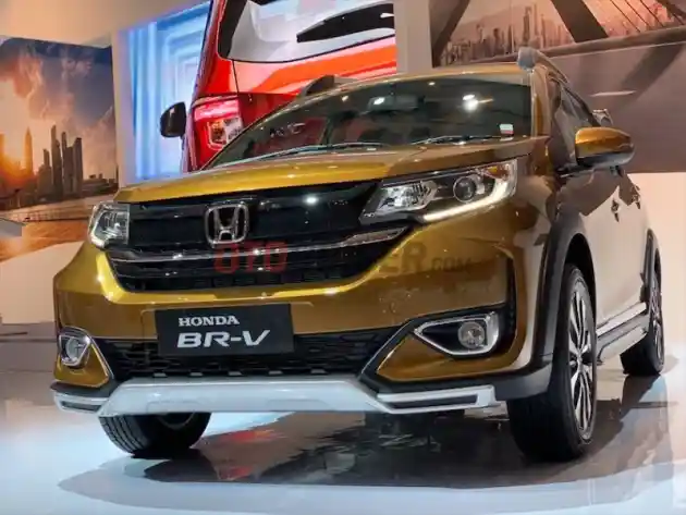 Foto - Komparasi Honda BR-V Facelift VS All New Rush