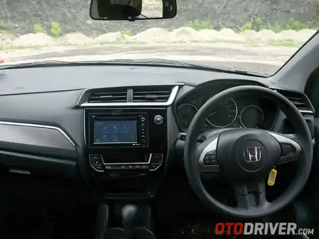 Foto - FIRST DRIVE: Honda BR-V Prestige CVT